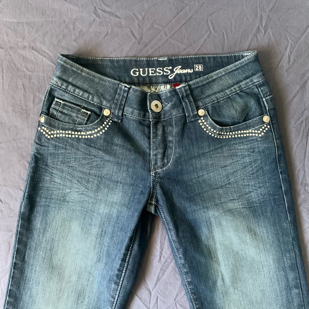 Women’s vintage/y2k bedazzled low-rise boot-cut Guess jeans size 28